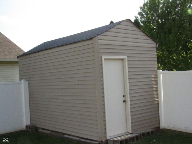 8287 Shute Circle, Avon, IN 46123