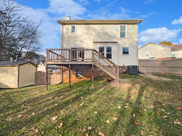 404 Elfie Ct, Clarksville, TN 37040