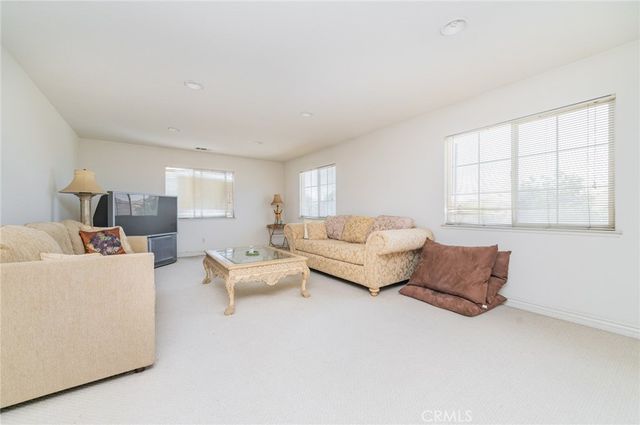 437 E Deerfield, Ontario, CA 91761