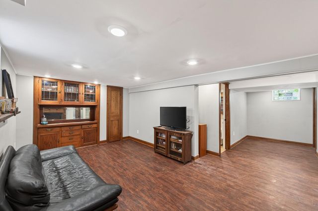 305 Brimhall Street, Saint Paul, MN 55105