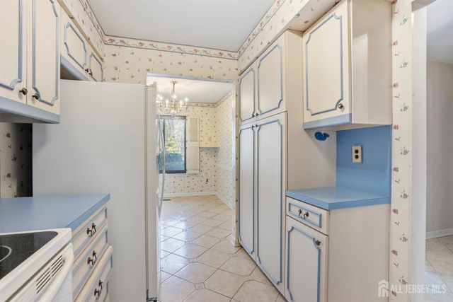 8 Irongate 8, Metuchen, NJ 08840