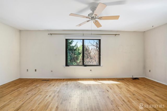 8 Irongate 8, Metuchen, NJ 08840