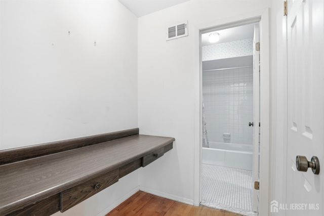 8 Irongate 8, Metuchen, NJ 08840