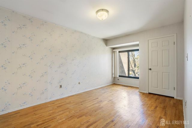 8 Irongate 8, Metuchen, NJ 08840