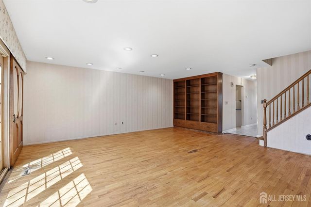 8 Irongate 8, Metuchen, NJ 08840