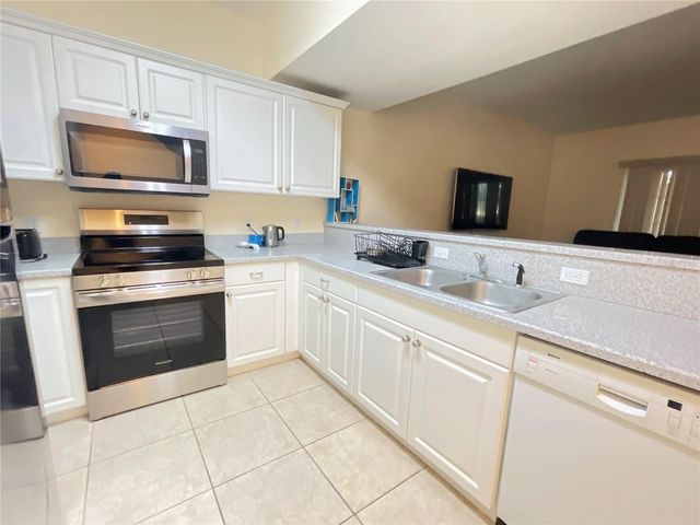 1559 NW 29TH ROAD 5, Gainesville, FL 32605