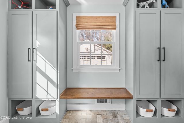 3917 Leland Rd, Louisville, KY 40207