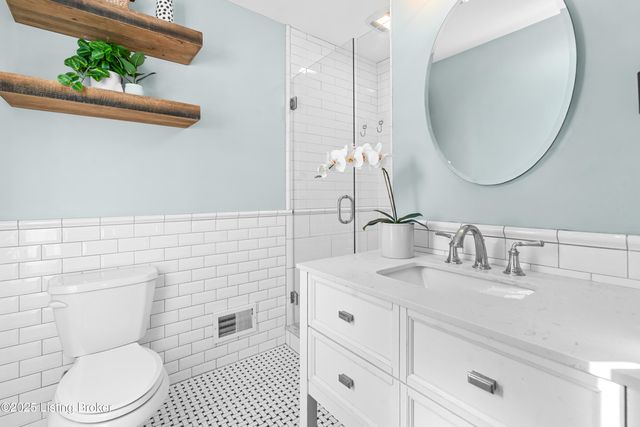 3917 Leland Rd, Louisville, KY 40207