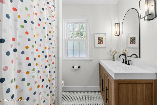 3917 Leland Rd, Louisville, KY 40207