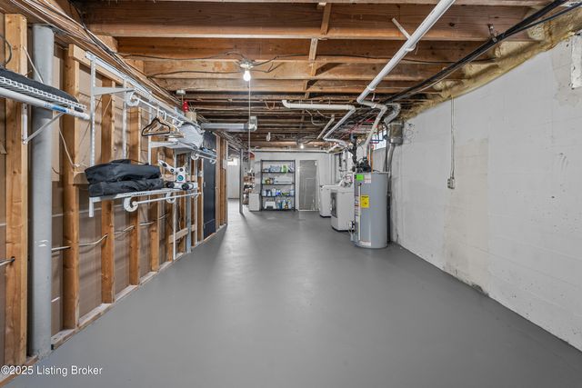 3917 Leland Rd, Louisville, KY 40207