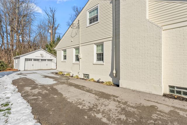 3917 Leland Rd, Louisville, KY 40207