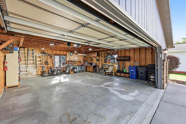 808 GRAND AVENUE, Little Chute, WI 54140