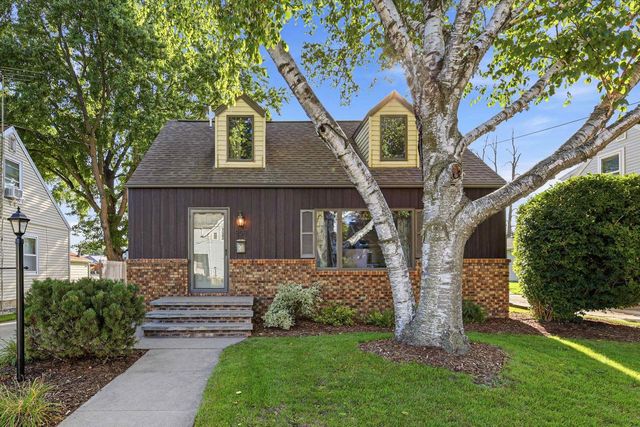 808 GRAND AVENUE, Little Chute, WI 54140