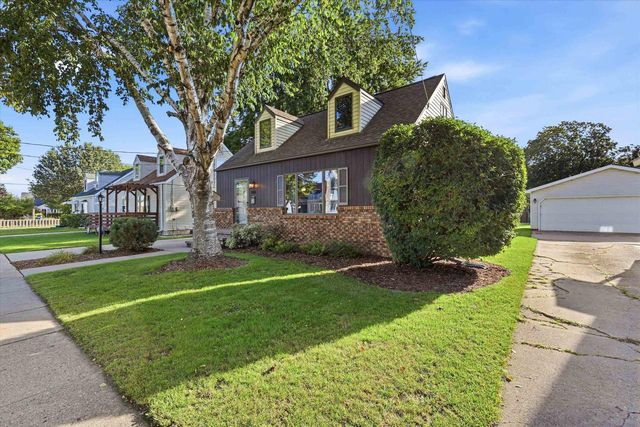 808 GRAND AVENUE, Little Chute, WI 54140