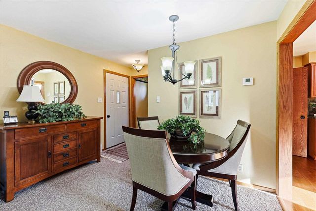 808 GRAND AVENUE, Little Chute, WI 54140