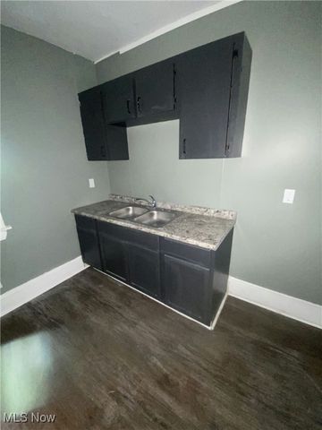 677 E 92nd Street, Cleveland, OH 44108