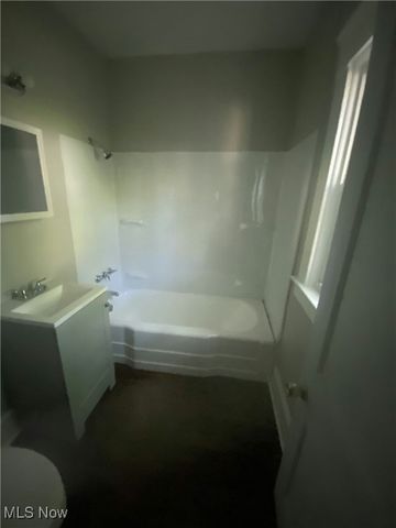 677 E 92nd Street, Cleveland, OH 44108