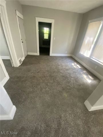 677 E 92nd Street, Cleveland, OH 44108