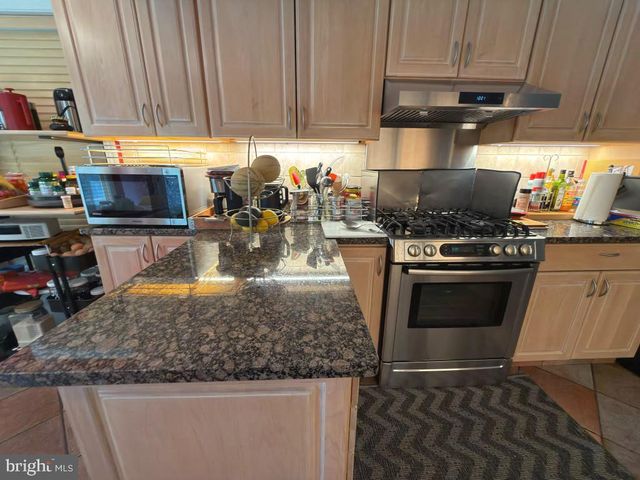 6801 OLD CHESTERBROOK RD, Mclean, VA 22101