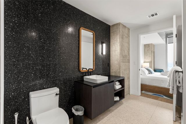 48 East Ave 2011, Austin, TX 78701