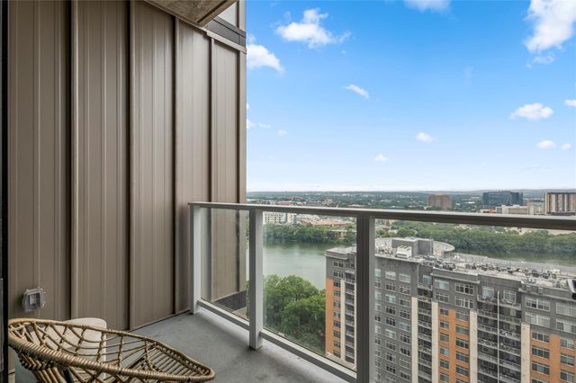48 East Ave 2011, Austin, TX 78701