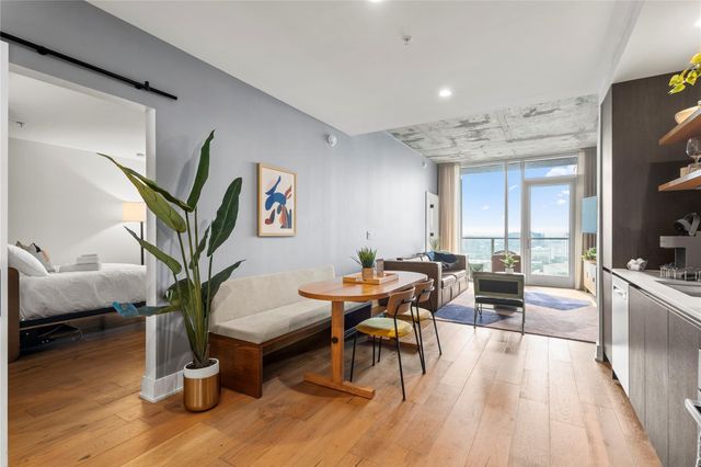 48 East Ave 2011, Austin, TX 78701