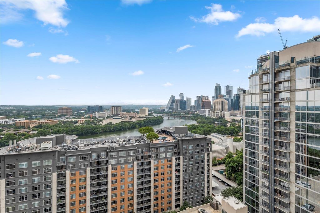 48 East Ave 2011, Austin, TX 78701