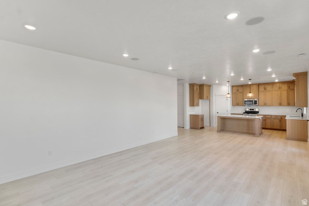 Image 11 of property listing at 1692 W RIVERGATE DR, Logan, UT 84321