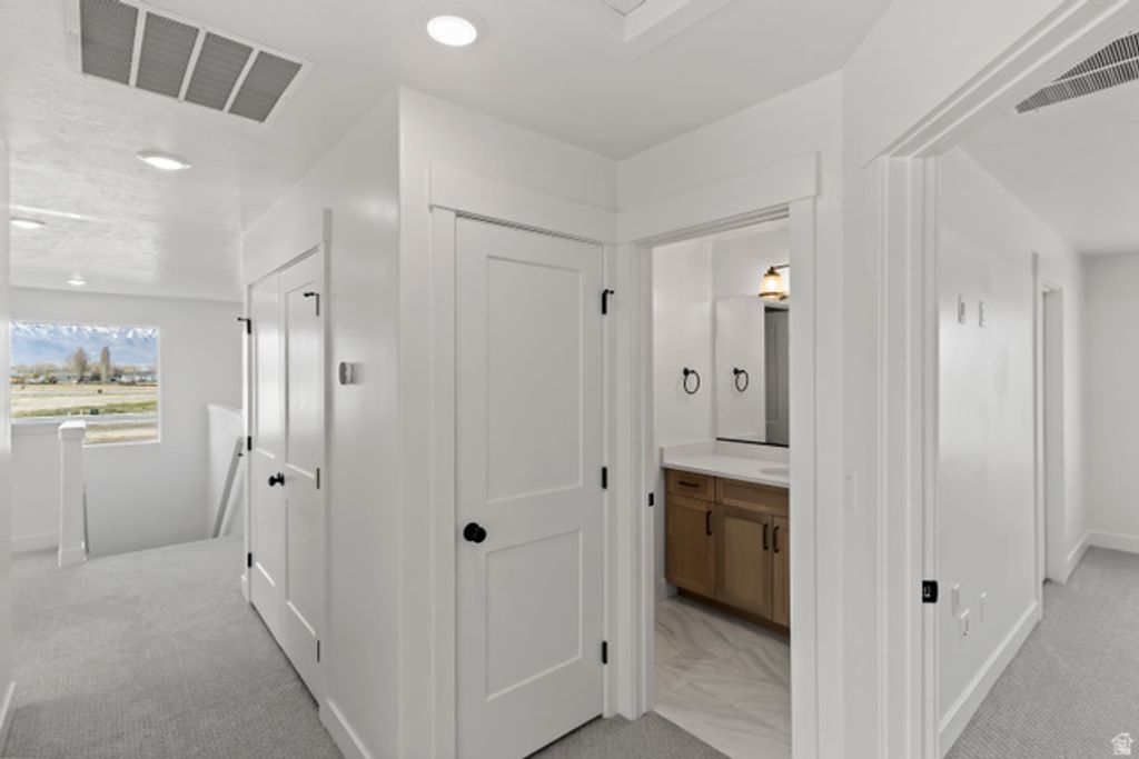 Image 20 of property listing at 1692 W RIVERGATE DR, Logan, UT 84321