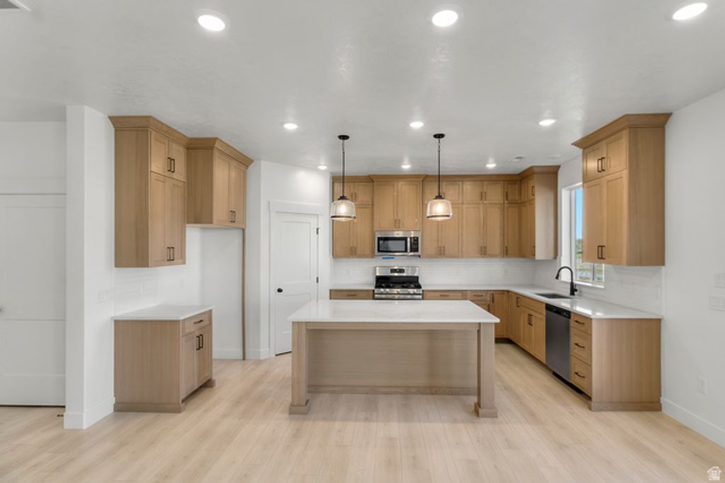 Image 10 of property listing at 1692 W RIVERGATE DR, Logan, UT 84321
