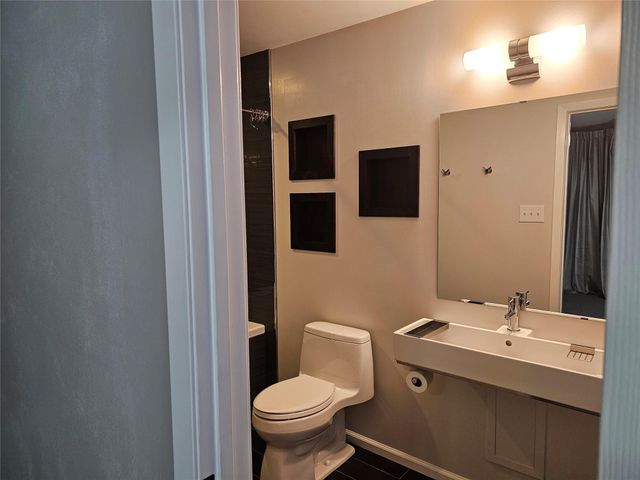 2303 Briarwest Boulevard 2303, Houston, TX 77077