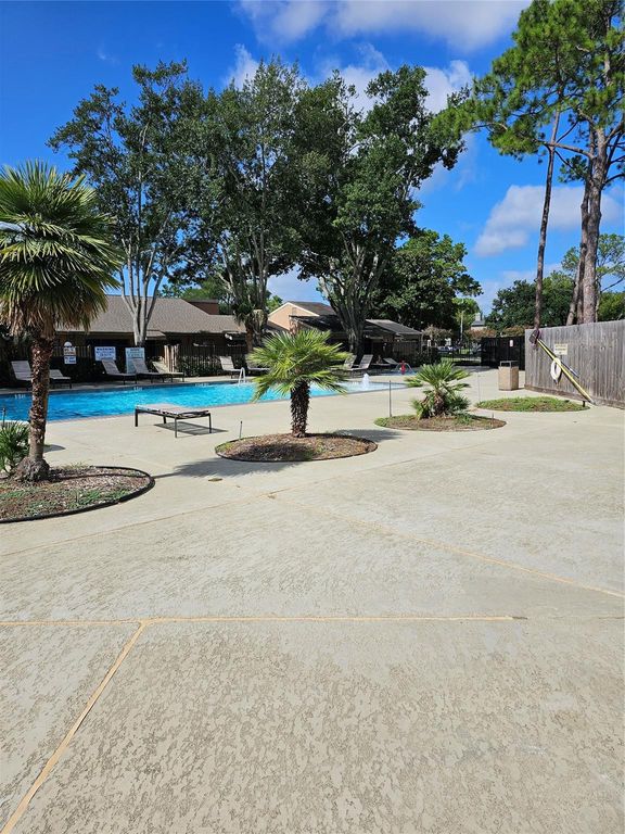 2303 Briarwest Boulevard 2303, Houston, TX 77077