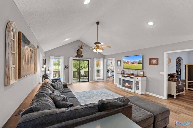 220 Santileon Lane, Rainsville, AL 35986