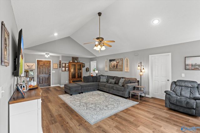 220 Santileon Lane, Rainsville, AL 35986