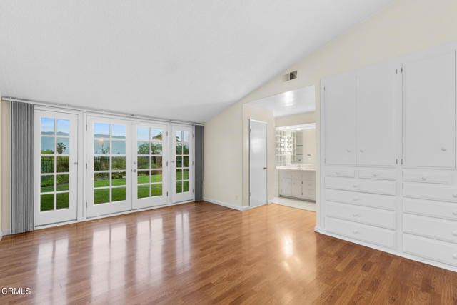 1370 Cresthaven Drive, Pasadena, CA 91105