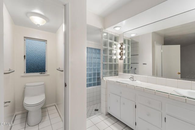 1370 Cresthaven Drive, Pasadena, CA 91105