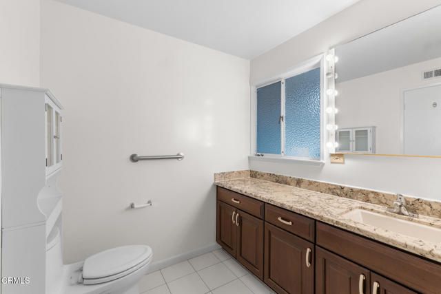 1370 Cresthaven Drive, Pasadena, CA 91105