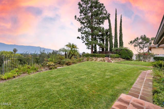 1370 Cresthaven Drive, Pasadena, CA 91105