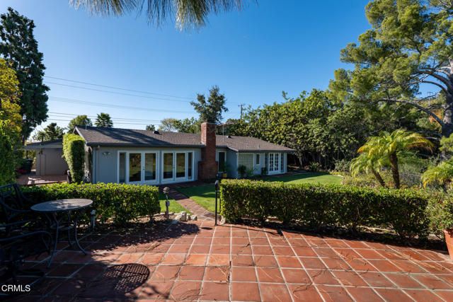 1370 Cresthaven Drive, Pasadena, CA 91105