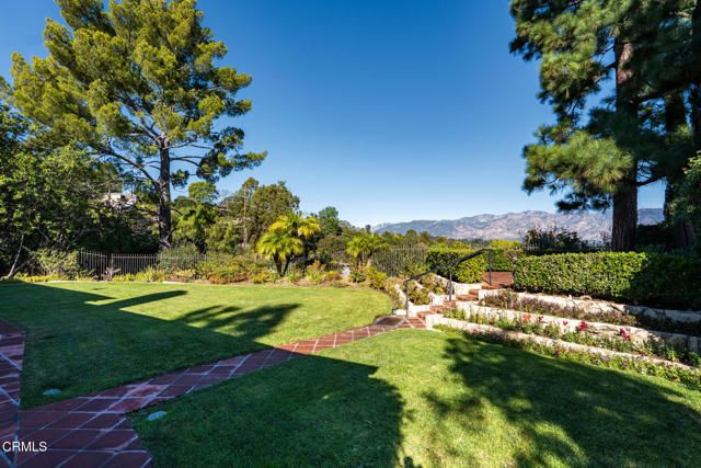 1370 Cresthaven Drive, Pasadena, CA 91105