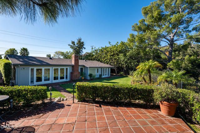 1370 Cresthaven Drive, Pasadena, CA 91105