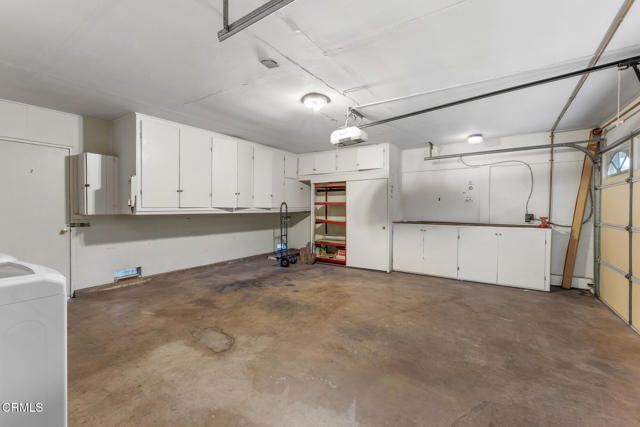 1370 Cresthaven Drive, Pasadena, CA 91105