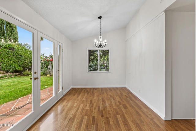 1370 Cresthaven Drive, Pasadena, CA 91105