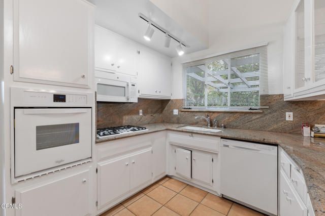 1370 Cresthaven Drive, Pasadena, CA 91105