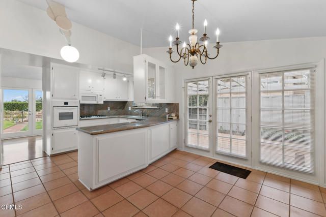 1370 Cresthaven Drive, Pasadena, CA 91105