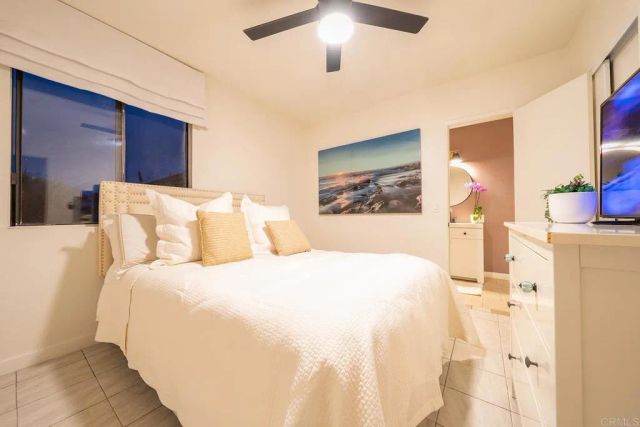 2136 Oceanside Boulevard, Oceanside, CA 92054