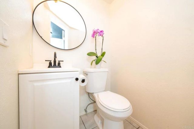 2136 Oceanside Boulevard, Oceanside, CA 92054