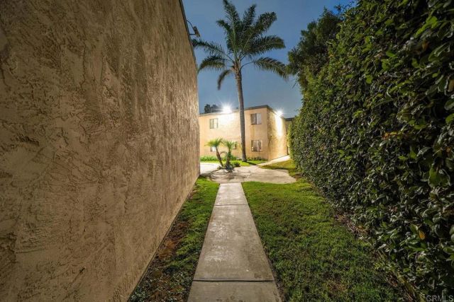 2136 Oceanside Boulevard, Oceanside, CA 92054