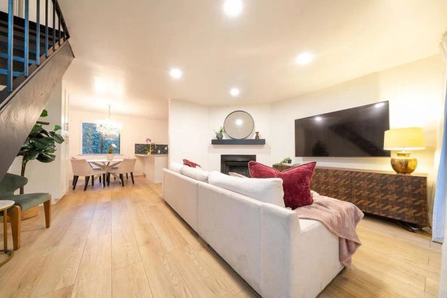 2136 Oceanside Boulevard, Oceanside, CA 92054