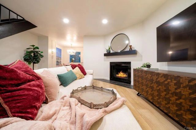 2136 Oceanside Boulevard, Oceanside, CA 92054